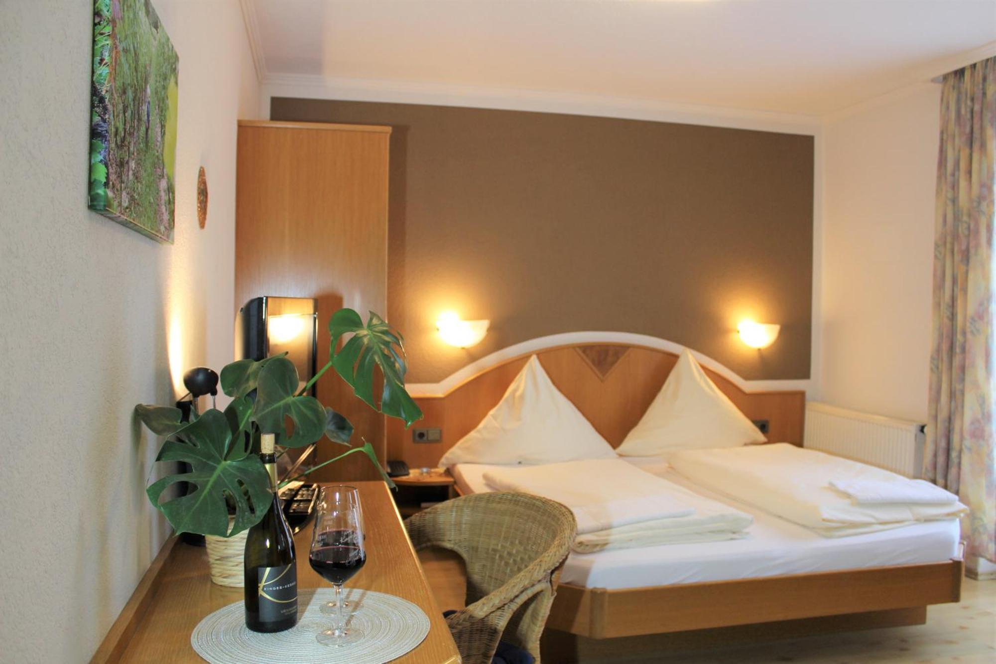 Winzerhotel Kinges-Kessel Morstadt Dış mekan fotoğraf